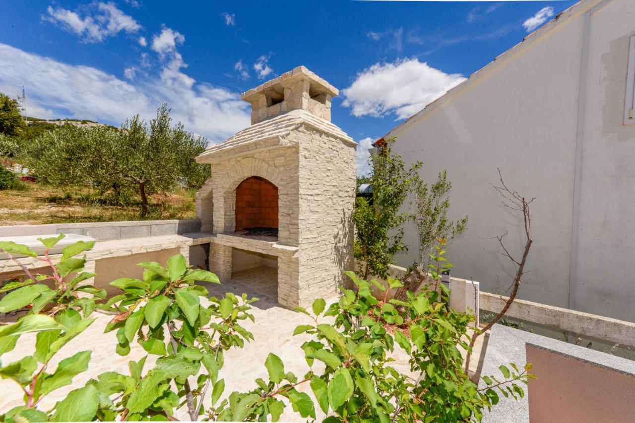 Apartments Amfora - Cozy And Modern Apartments For Up To 15 People, 100M From The Sea And Beach Stara Novalja Luaran gambar