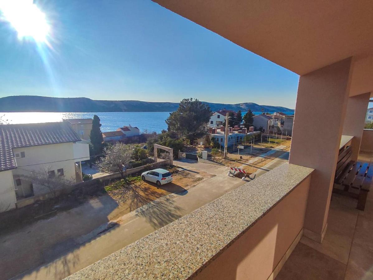 Apartments Amfora - Cozy And Modern Apartments For Up To 15 People, 100M From The Sea And Beach Stara Novalja Luaran gambar