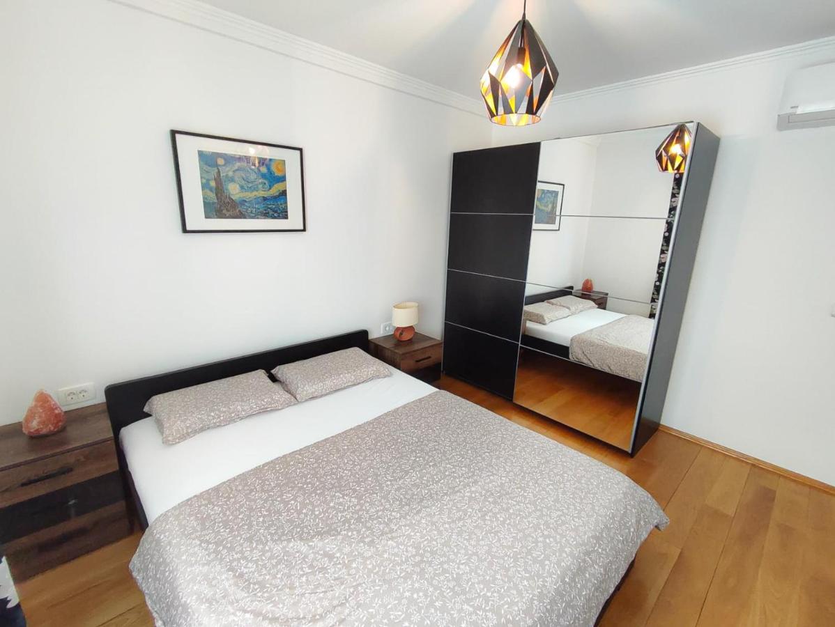 Apartments Amfora - Cozy And Modern Apartments For Up To 15 People, 100M From The Sea And Beach Stara Novalja Luaran gambar