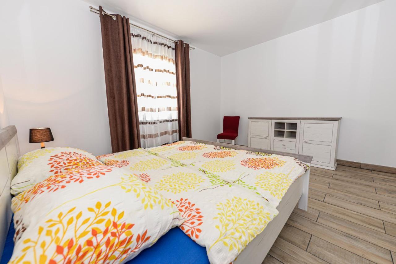 Apartments Amfora - Cozy And Modern Apartments For Up To 15 People, 100M From The Sea And Beach Stara Novalja Luaran gambar